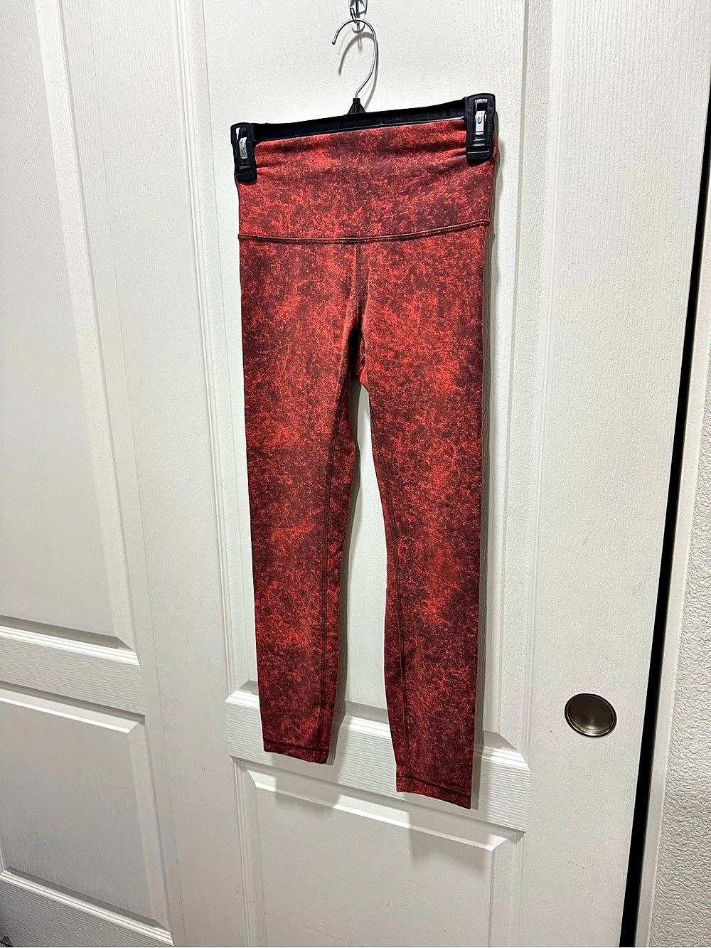 Lululemon Women’s Red Marbled High Rise Leggings Size 4